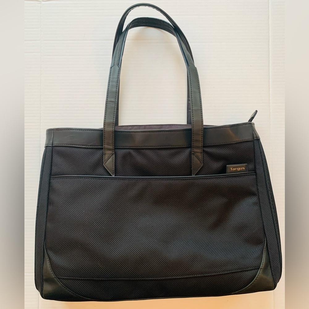 Targus Hughes Black Laptop Tote Bag Womens Multi-Compartment Zippered 16"